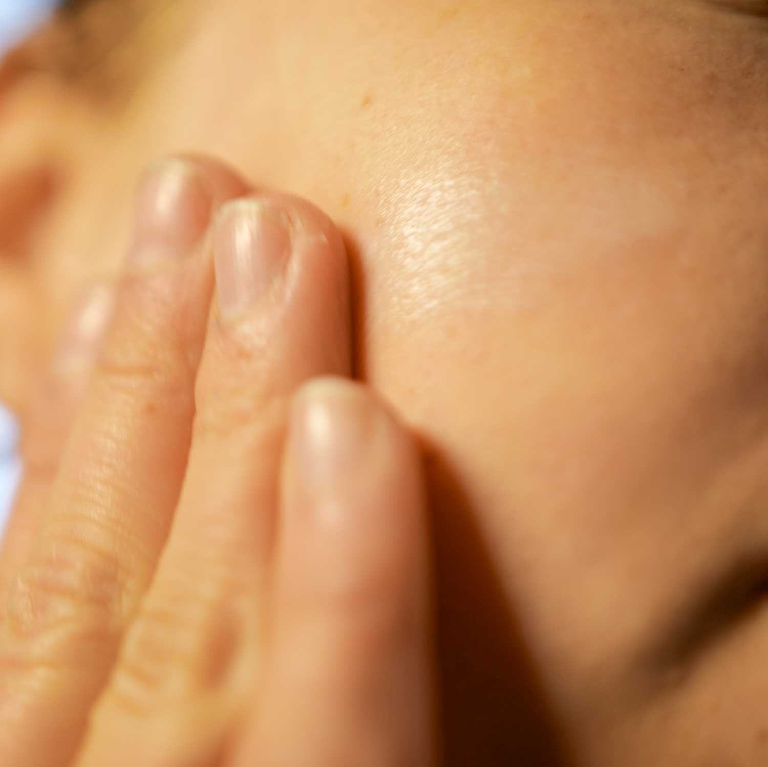 Anwendung der ECHT NATUR Creme auf der Haut